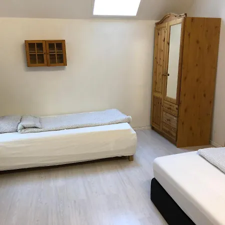 Goohouse Apartman *